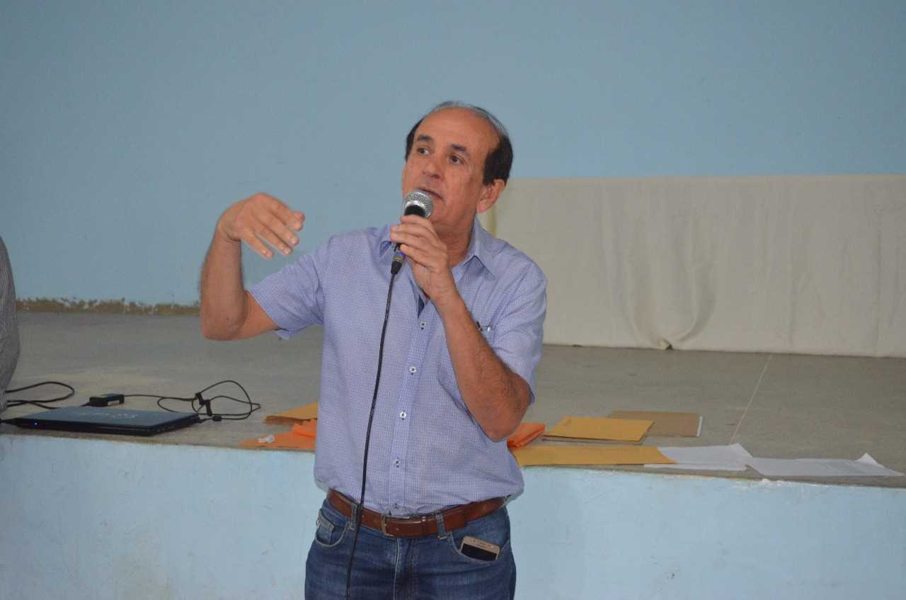 Prefeito Oziel participa de bate papo com alunos do CMC